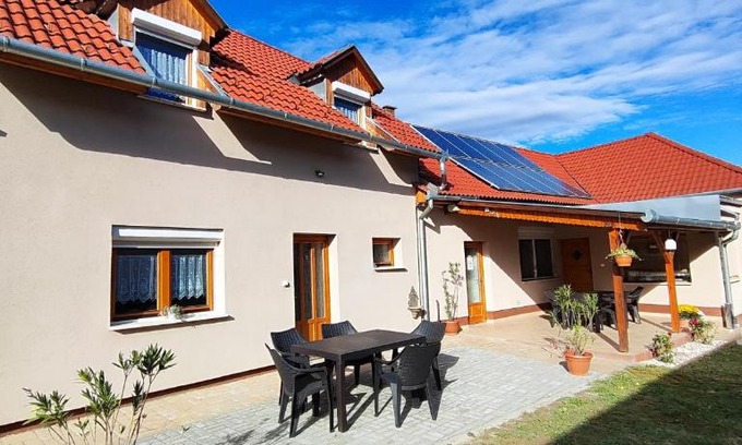 Szajk Apartamento | Andika Apartman Szajk