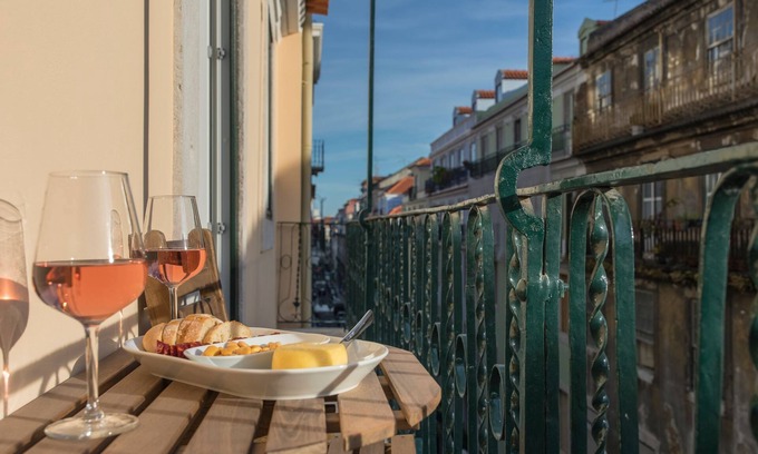 Baixa Apartamento | Ando Living Santa Justa 79 House