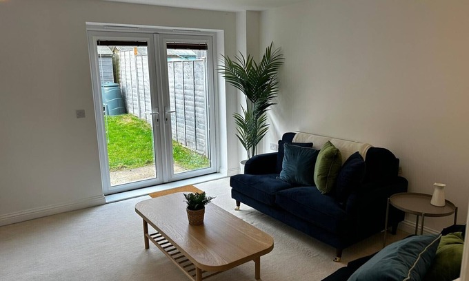 Andover Casa | Andover Charming Three Bedroom House