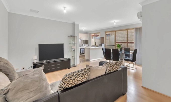 Queens Park Casa | Andrea Way Base Explore Perths Parks and Trails