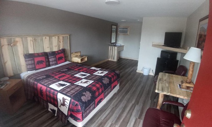 Cortez Cabina | Aneth Lodge Budget 6