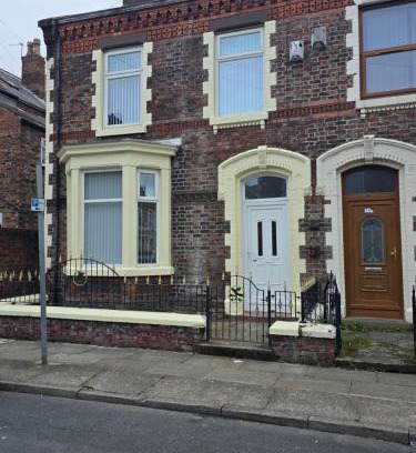 Anfield Casa | Anfield Guest House Sleeps 5