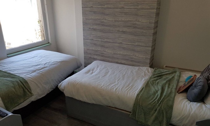 Everton Apartamento | Anfield View - Room 4 - Twin