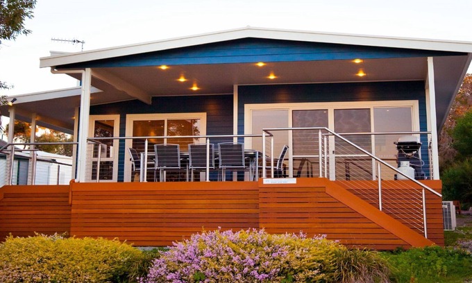 Lake Wangary Casa | Angasi is one of Coffin Bay's premium properties in a very sought after location