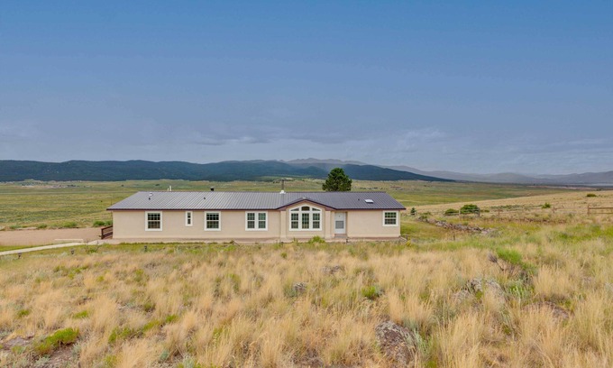 Angel Fire Casa | Angel Fire Home: Sangre de Cristo Mountains View!
