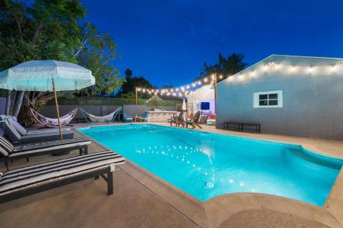 NoHo Arts District Casa | Angel&Rose Universal Hollywood Heated Pool House King Bed