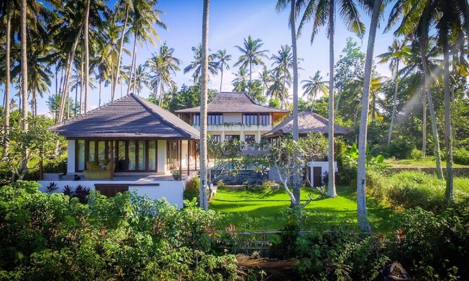 Suraberata Villa | Luxury Beach Villa - Balian Beach