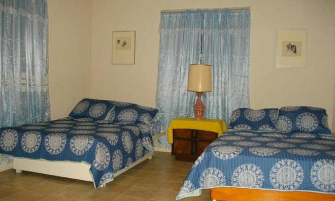 Bromefield Casa | Angela Vacation Home .. La propiedad está ubicada cerca de Moon Town y transporte