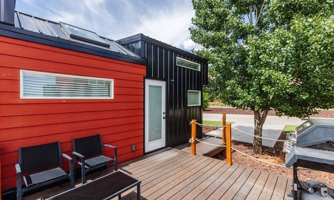 Apple Valley Cabina | Angel’s Landing Relaxation Retreat with Hot Tub