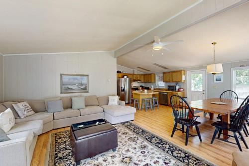 Rehoboth Beach Casa | Angola By The Bay - 23437 Marina Dr E