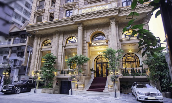 Chamkar Mon Hotel | Anik Palace Hotel