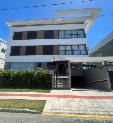 Governador Celso Ramos Apartamento | Anito Petry Residence - Apto para 7 pessoas na Praia de Palmas