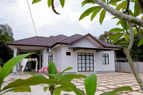 Kampung Durian Guling Casa | Anjung Homestay & Event