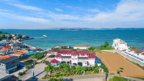 Nam Casa | anmyeondo gold hue pension