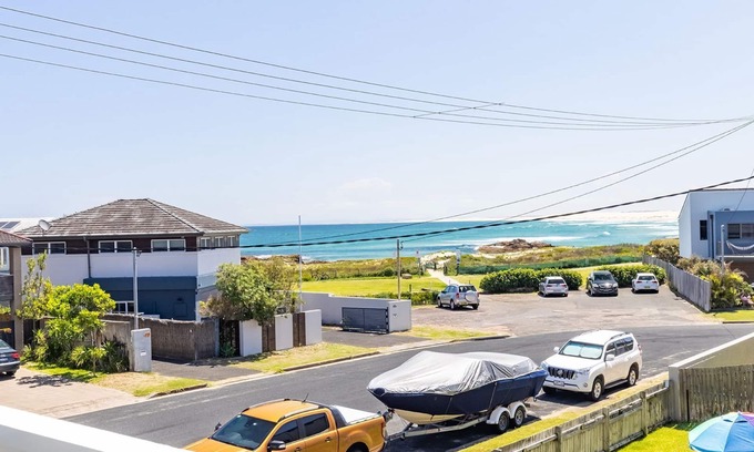 Anna Bay Casa | Anna Bay Beach Shack, 44 Ocean Avenue - fantastic 2 storey house with spectacular views