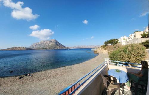 Kamari Apartamento | Anna Studios