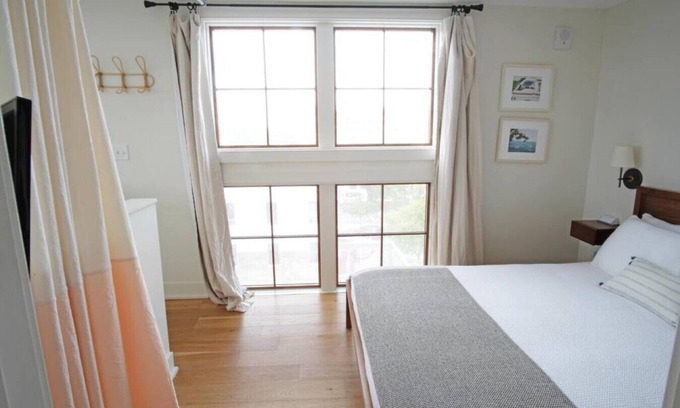 Yamacraw Village Apartamento | Annabelle 4D - Top-Floor 2 BR in Historic Downtown Savannah