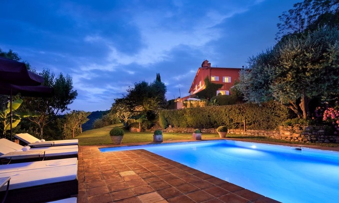 San Donato in Collina Villa | Anna’s Villa Torre il Fico es una villa de lujo de alquiler en las afueras de Florencia