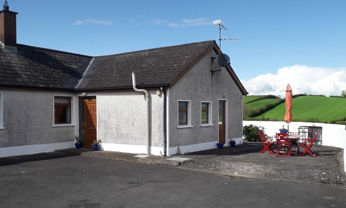Newry Cabaña | ANNIE'S PLACE, pet friendly, character holiday cottage in Crossmaglen