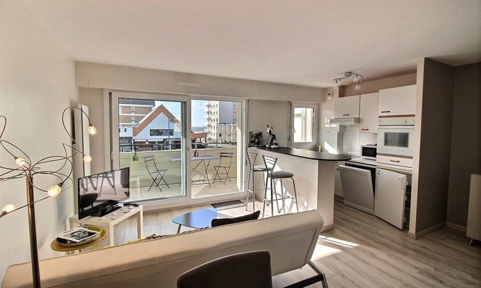 Hardelot-Plage Apartamento | Annonce Professionnelle. Appartement 2 Chambres Avec Balcon Petite vue Mer, à 50m de la Plage,.