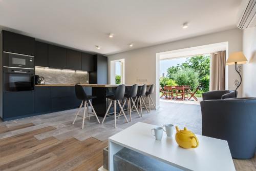 Plaine de la Brague Apartamento | Antibes Rez de Jardin, grande terrasse dans résidence avec piscine