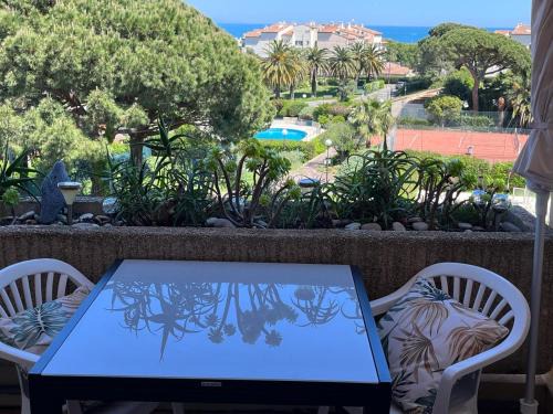 Plaine de la Brague Apartamento | Antibes Secured Parc Velusine with private parking, Terrace, Pools and Tennis courts.
