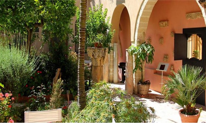 Trapani City Centre Apartamento | Antica Corte delle Ninfee, Historical Private Villa