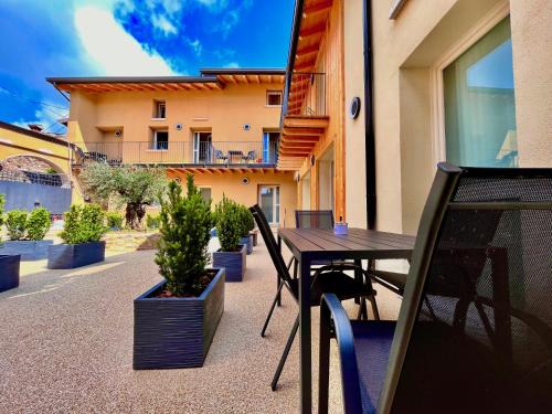 Crociale Casa | Antica corte - private court