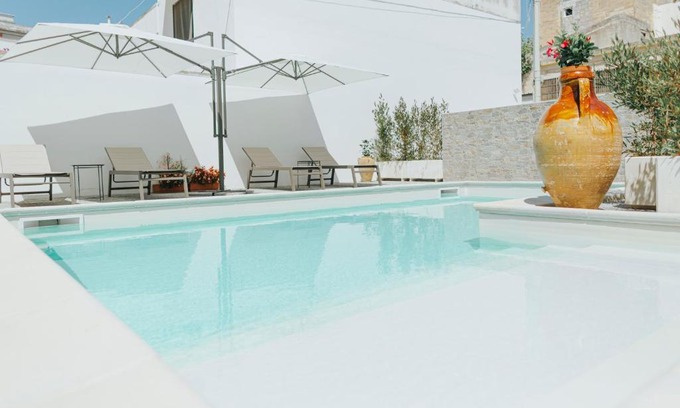 Lecce Cama Y Desayuno | ANTICA VILLA La Viola, Suite with private pool