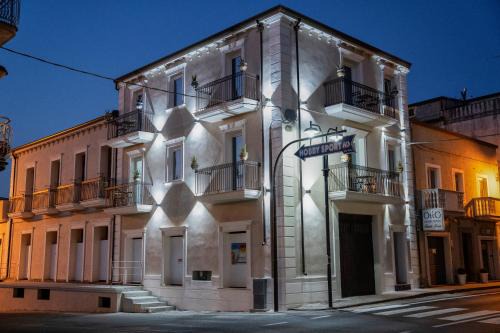 Mirto Apartamento | Antico Palazzo del Corso by Home Dardano