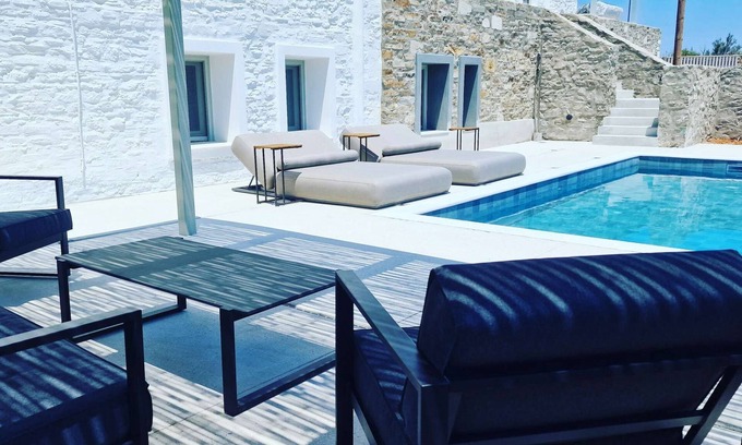Antiparos Villa | Una hermosa casa de vacaciones con vista a la playa para familias o grupos de 5 personas.