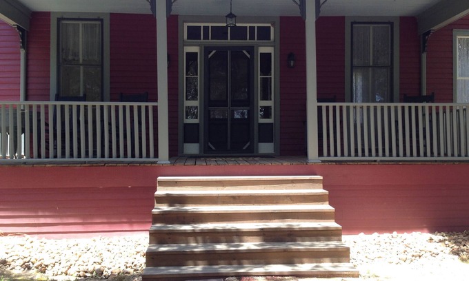 New Ulm Casa | Antique 1890 Farm House - New Ulm, TX - ideal para Antique Week o Getaway - WiFi