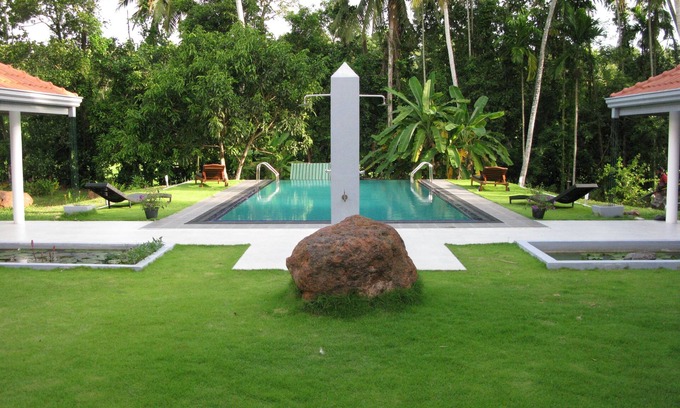 Seeduwa - Katunayake Hotel | Anuhas Airport Villas