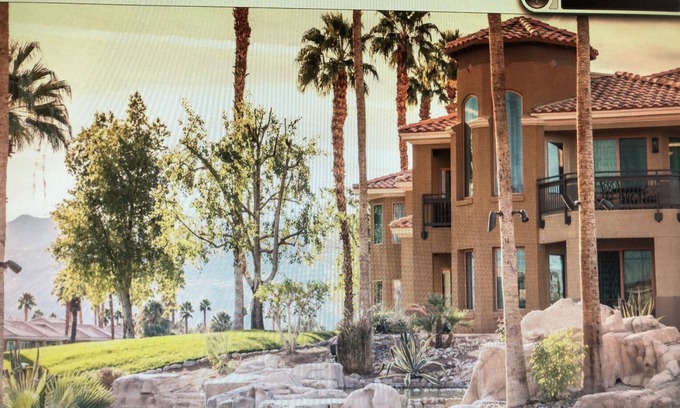 Palm Desert Complejo | Coachella, primer fin de semana (3 noches: viernes 10 de abril a lunes 14 de abril) $ 900