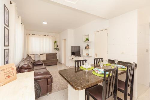 Caioba Apartamento | Apê 100m mar Caiobá, suíte e Wi-Fi