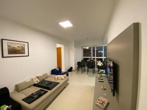 Enseada Apartamento | Ap à 200m da praia - até 9 pessoas