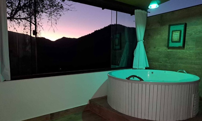 Teresopolis Cabaña | Apto. Panorâmico Master em Teresópolis,hidromassagem, Dentro do Parque Florestal