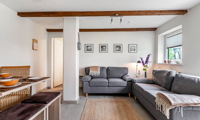 Friedrich-Wilhelm-Luebke-Koog Apartamento | Apartamento 'Ferienwohnung Möwe' con jardín compartido, balcón y Wi-Fi