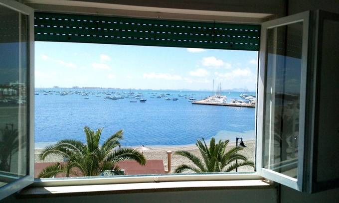 Molino del Chirrete Condominio | APARTAMENTO PRIMERA LINEA DE PLAYA, CON WIFI, PRECIOSAS VISTAS