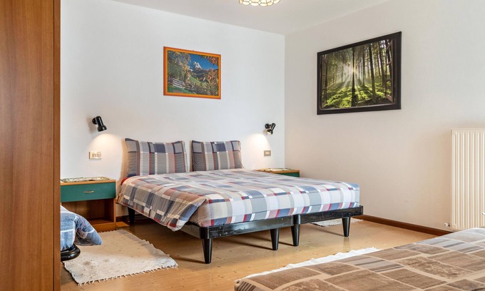 Livinallongo del Col di Lana Apartamento | Apartamento 'Agriturismo El Cirum Pelmo' con vistas a la montaña, jardín privado y Wi-Fi