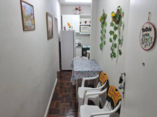 Centro Apartamento | AP Novo, Cama Queen Size Nova no Centro de Blu