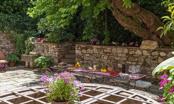 Sesto Fiorentino Apartamento | Apartamento en masía con piscina