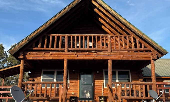 Cebolla Cabina | Apache Mesa Log Cabin Home Near Chama