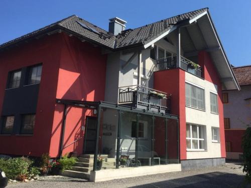 Saalfelden am Steinernen Meer Apartamento | Apartment Appartement Anja by Interhome