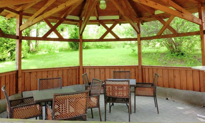 Grunhainichen Villa | Apartamento con encanto cerca de Borstendorf con una gran terraza