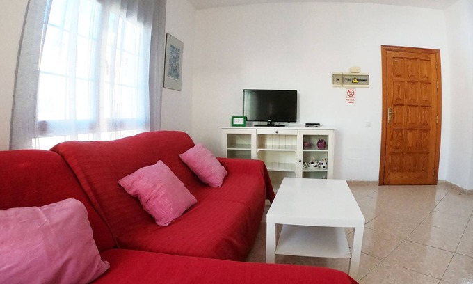 Gran Tarajal Apartamento | Apartamento junto playa, vistas al mar, Wifi gratis y TV ST