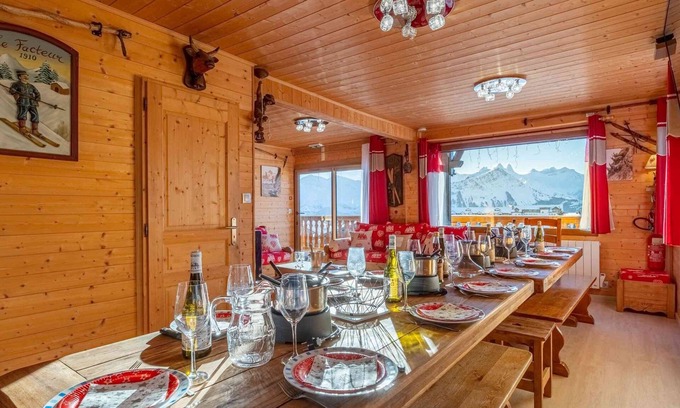 La Toussuire Chalet De Esquí | Apartamento 'Duplex - Chalet - 15 Personnes' con vistas a la montaña, terraza privada y Wi-Fi