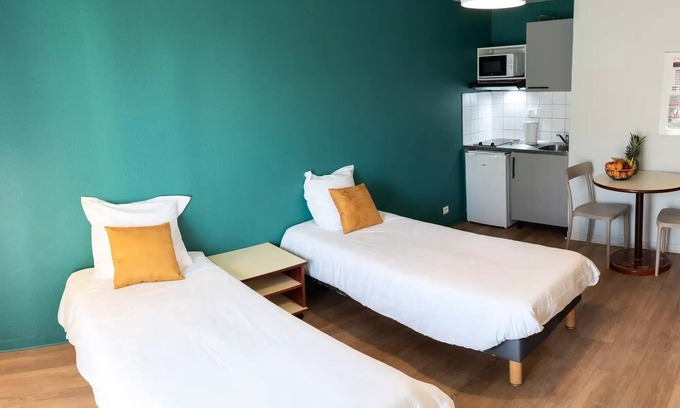 Lambezellec Apartamento | Terres de France - Appart'Hotel Brest - Estudio con 2 camas individuales 2 personas