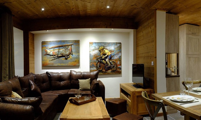 Viel-Alpe Chalet De Esquí | Aparte. ***** en chalet amplio y luminoso, ski-in ski-out, route du TDF