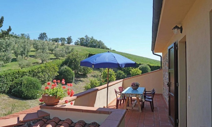 Montecatini Val di Cecina Apartamento | Apartamento '1' con piscina compartida, Wi-Fi y aire acondicionado